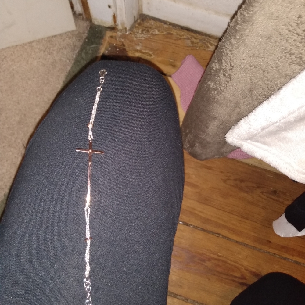 Sterling silver cross bracelet w box